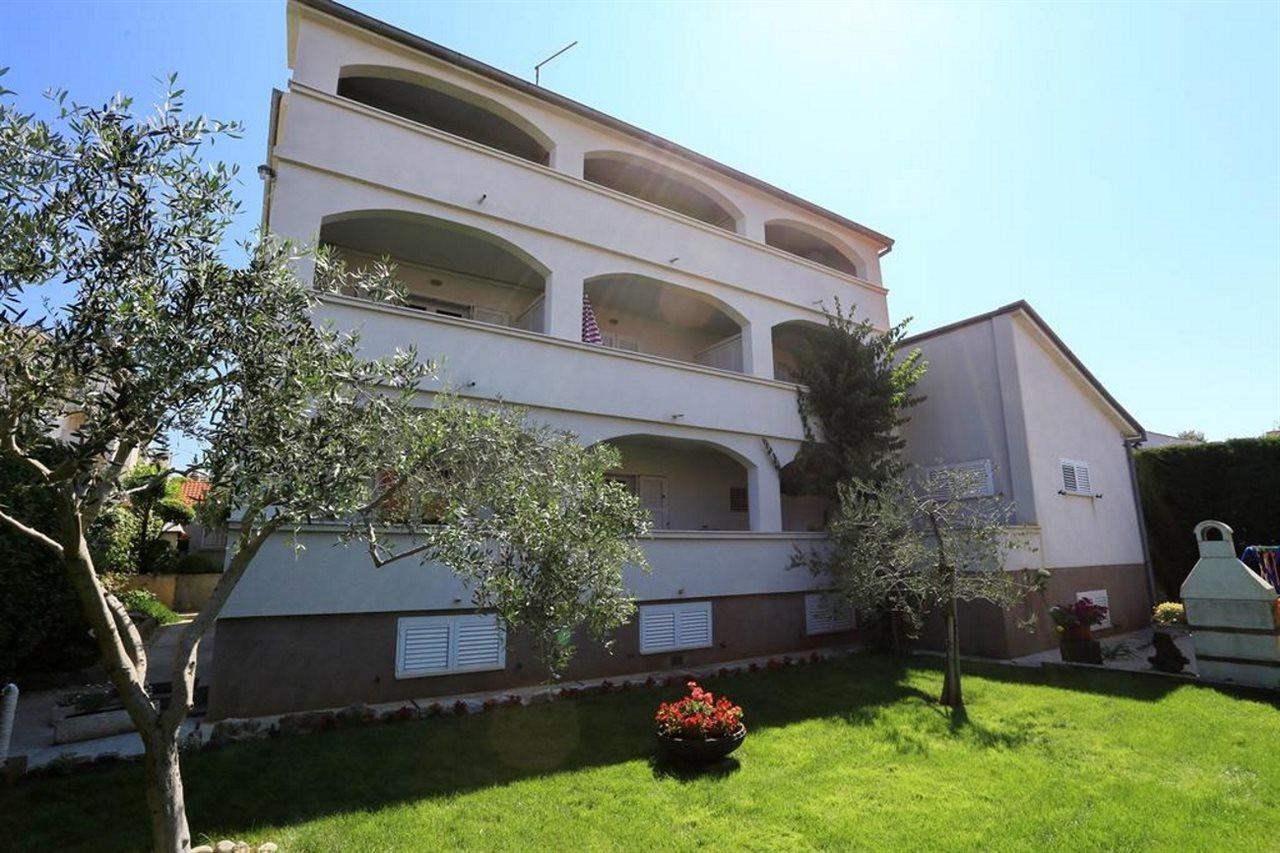 Apartments & Rooms Petra Zadar Bagian luar foto