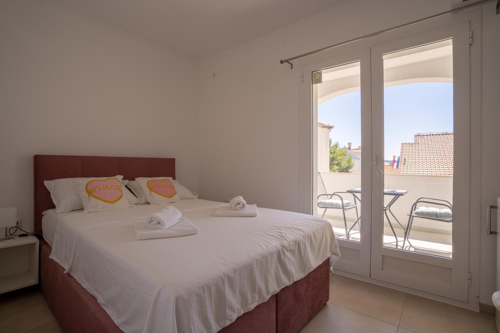Apartments & Rooms Petra Zadar Bagian luar foto