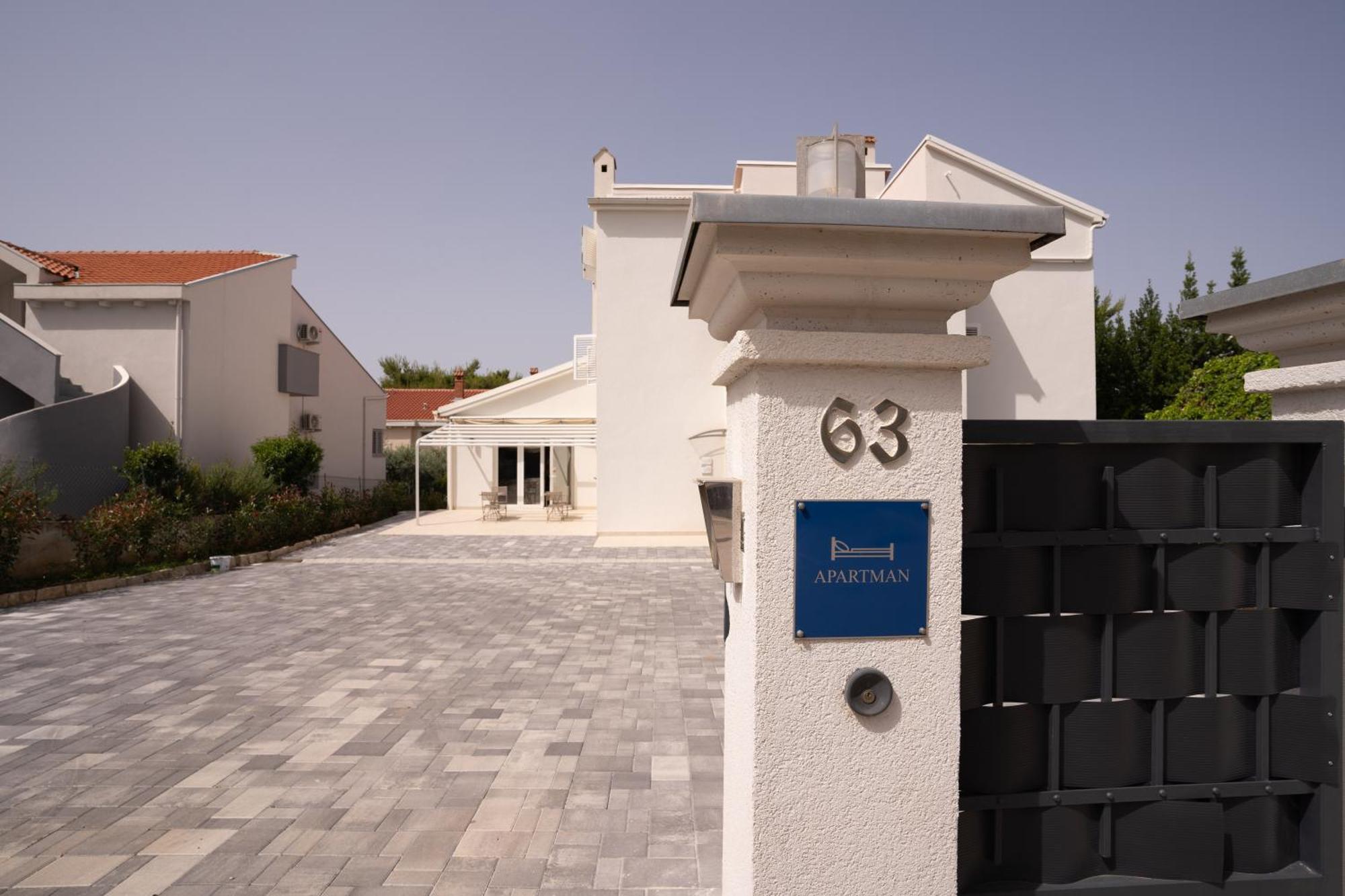 Apartments & Rooms Petra Zadar Bagian luar foto