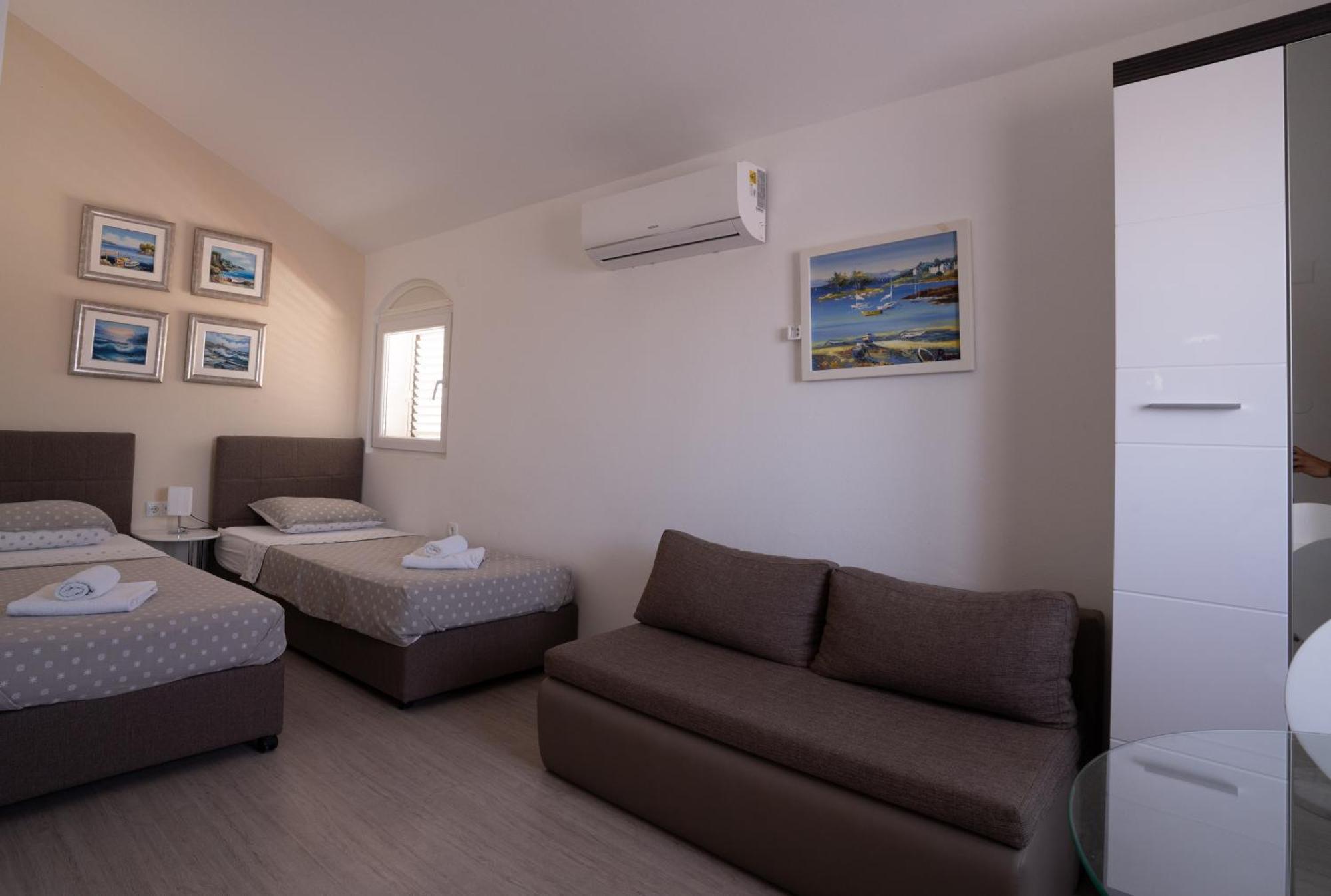 Apartments & Rooms Petra Zadar Bagian luar foto