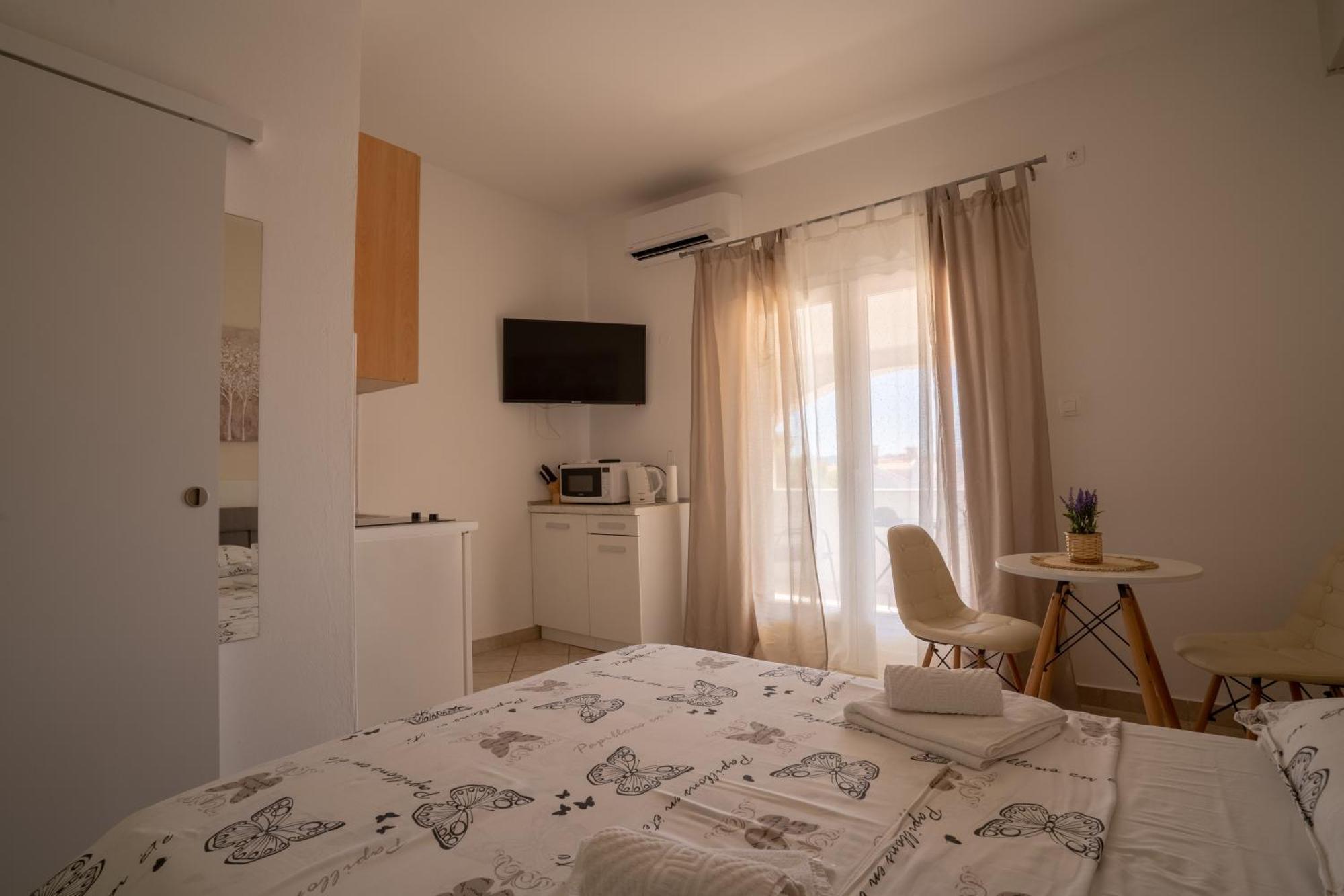 Apartments & Rooms Petra Zadar Bagian luar foto