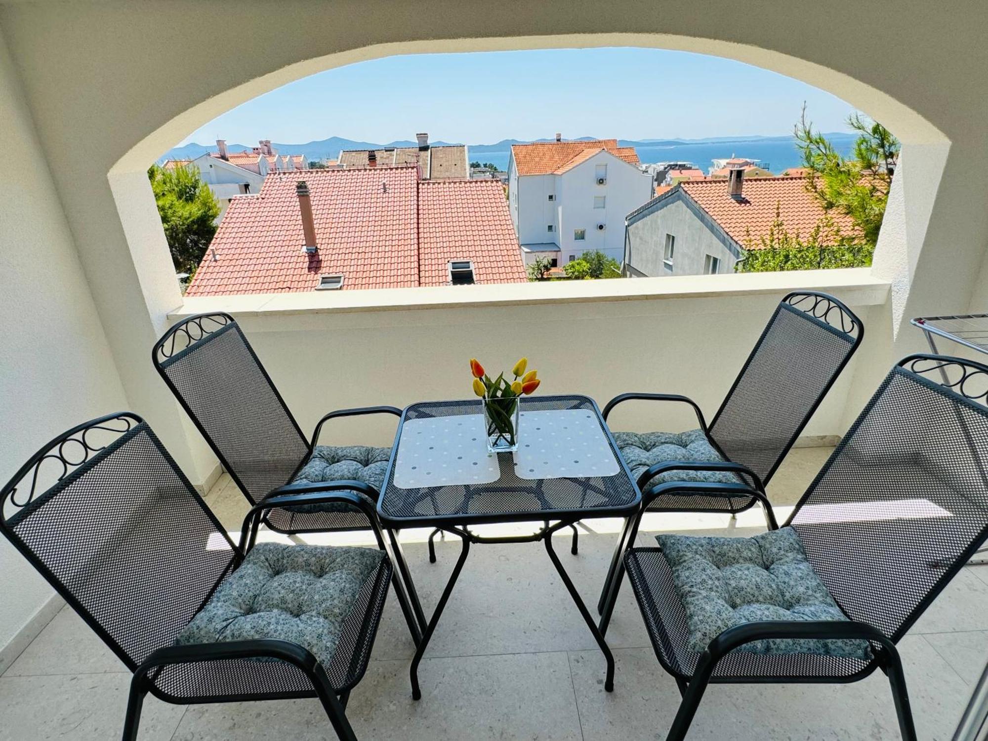 Apartments & Rooms Petra Zadar Bagian luar foto