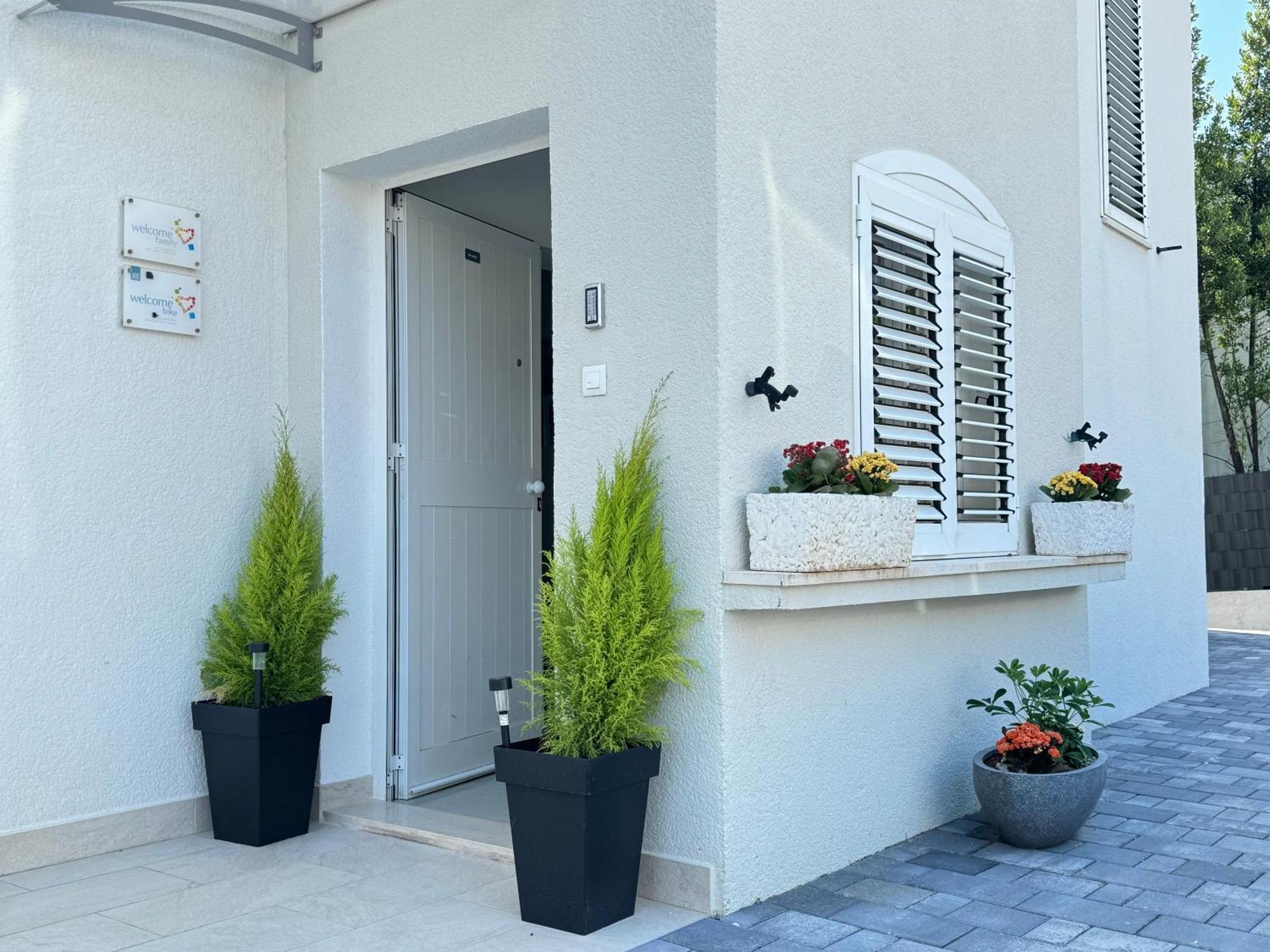 Apartments & Rooms Petra Zadar Bagian luar foto