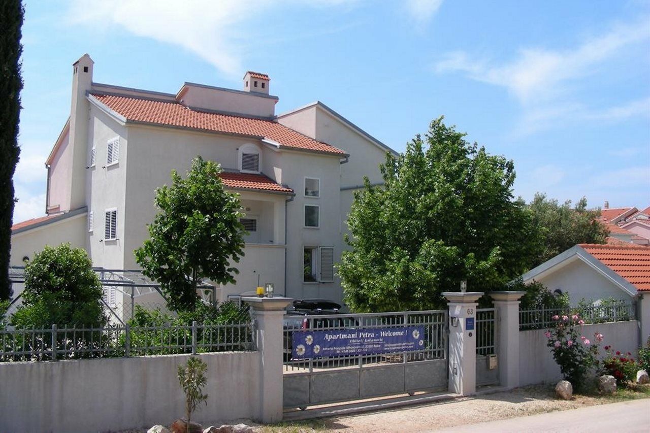 Apartments & Rooms Petra Zadar Bagian luar foto